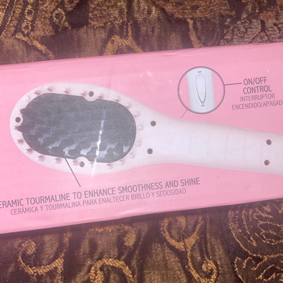 Plugged in straightening brush/brand new - Picture 4 of 5